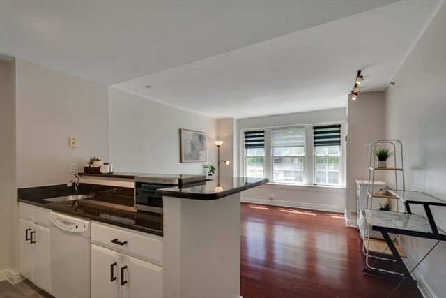 534 Beacon St 203, Boston, MA 02215