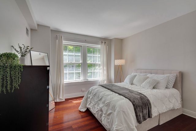 534 Beacon St 203, Boston, MA 02215