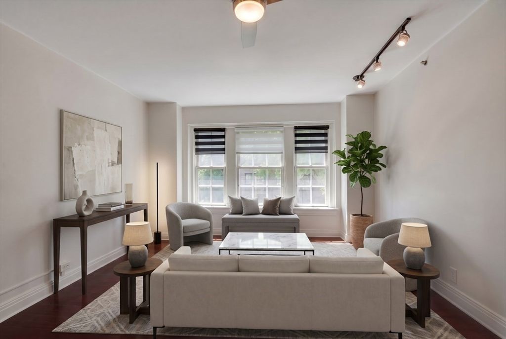 534 Beacon St 203, Boston, MA 02215