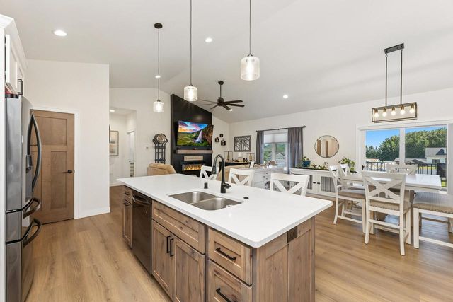 274 Weston ROAD, Holmen, WI 54636