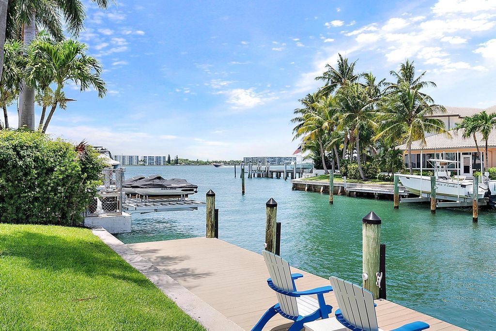 1040 Coral Way, Singer Island, FL 33404