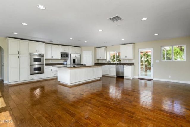 37 Bradford Avenue, Camarillo, CA 93010