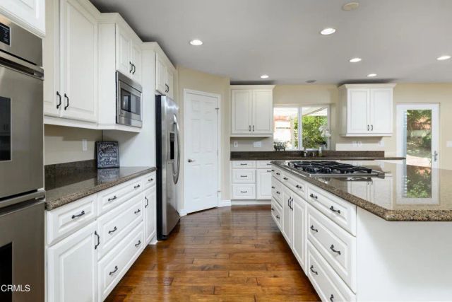 37 Bradford Avenue, Camarillo, CA 93010