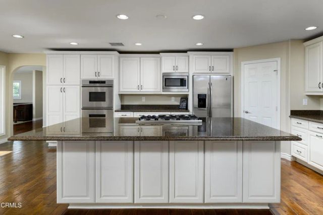 37 Bradford Avenue, Camarillo, CA 93010
