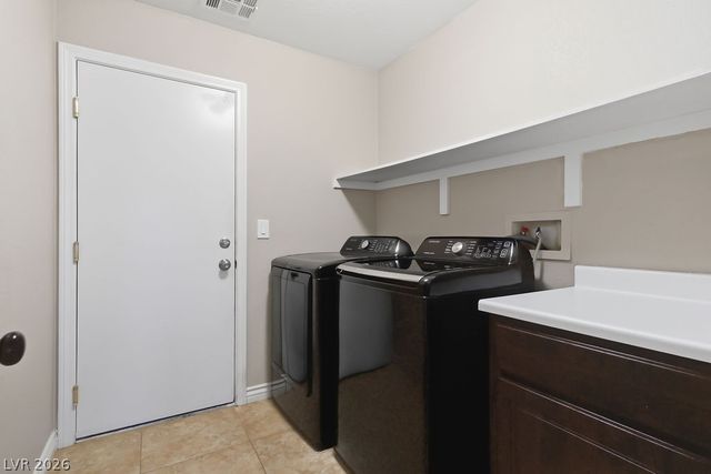 10232 Punch Bowl Falls Court, Las Vegas, NV 89131