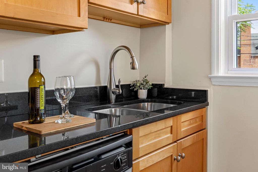Image 14 of property listing at 8437 PLEASANT PLAINS RD, Baltimore, MD 21286