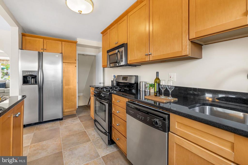 Image 16 of property listing at 8437 PLEASANT PLAINS RD, Baltimore, MD 21286