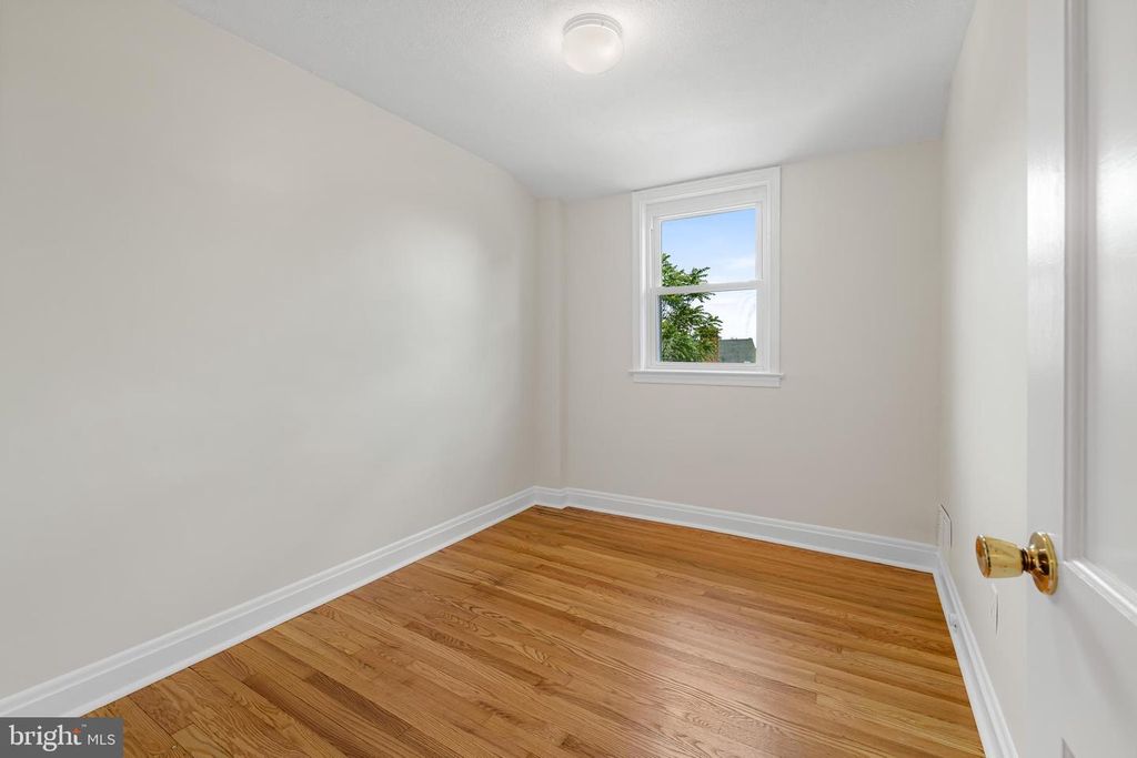 Image 28 of property listing at 8437 PLEASANT PLAINS RD, Baltimore, MD 21286