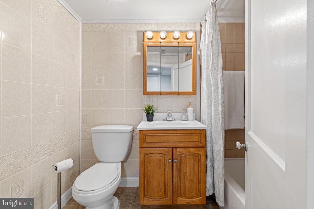 Image 33 of property listing at 8437 PLEASANT PLAINS RD, Baltimore, MD 21286