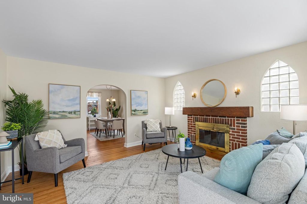 Image 4 of property listing at 8437 PLEASANT PLAINS RD, Baltimore, MD 21286