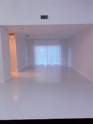 16358 SW 82nd Ter, Miami, FL 33193