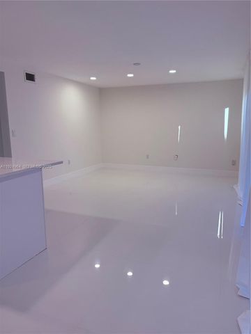 16358 SW 82nd Ter, Miami, FL 33193