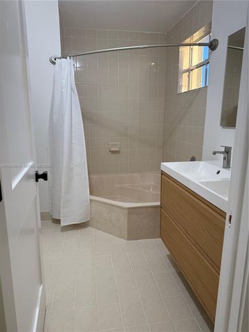 16358 SW 82nd Ter, Miami, FL 33193