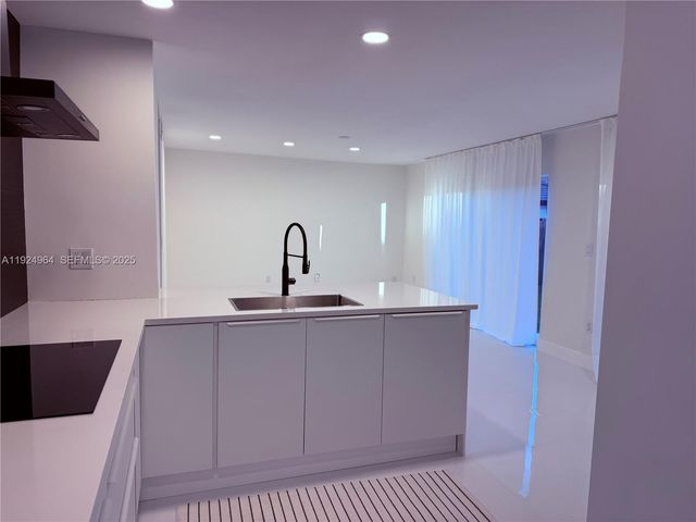 16358 SW 82nd Ter, Miami, FL 33193