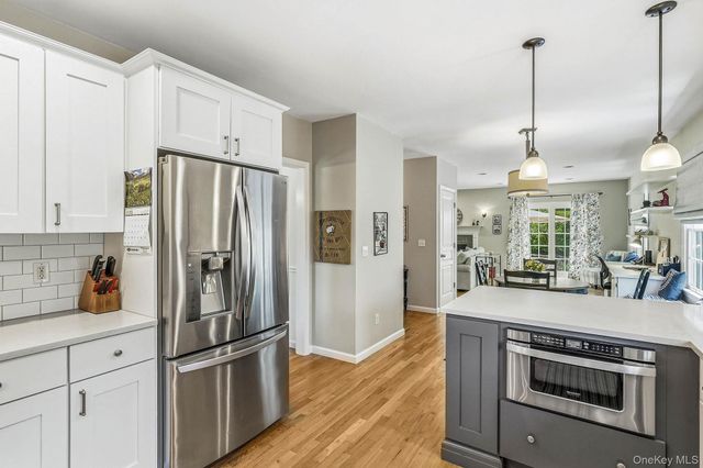 70 Orchard Place, Thornwood, NY 10594