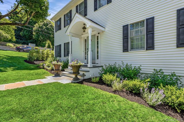 70 Orchard Place, Thornwood, NY 10594