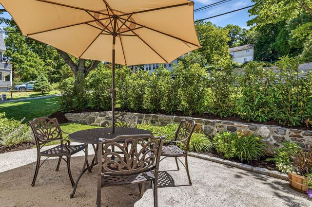 70 Orchard Place, Thornwood, NY 10594