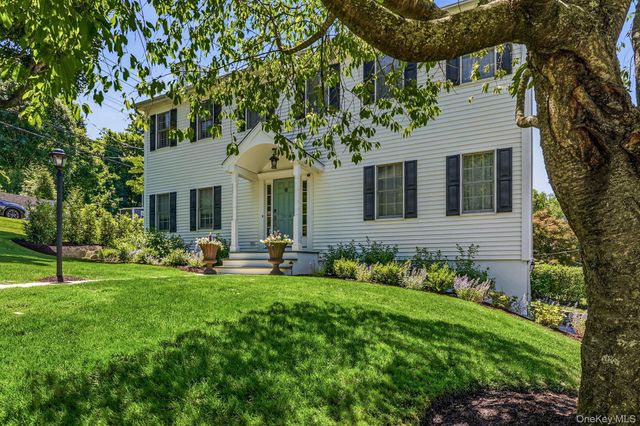 70 Orchard Place, Thornwood, NY 10594