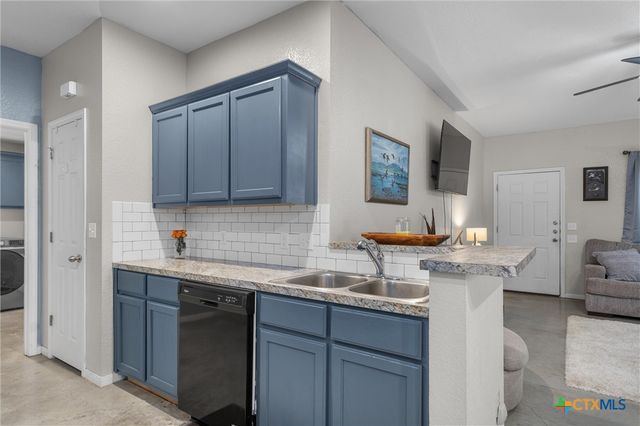 1202 E Avenue F, Lampasas, TX 76550