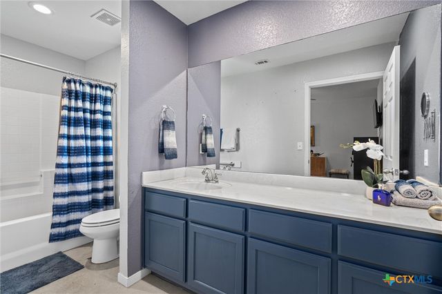 1202 E Avenue F, Lampasas, TX 76550