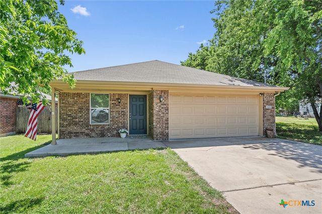 1202 E Avenue F, Lampasas, TX 76550