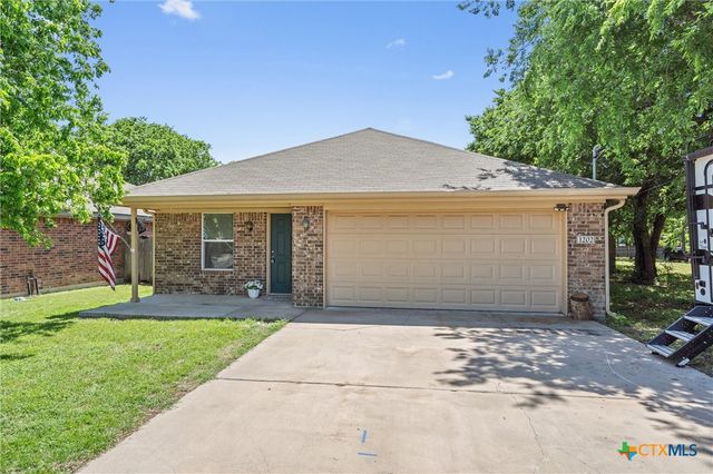 1202 E Avenue F, Lampasas, TX 76550