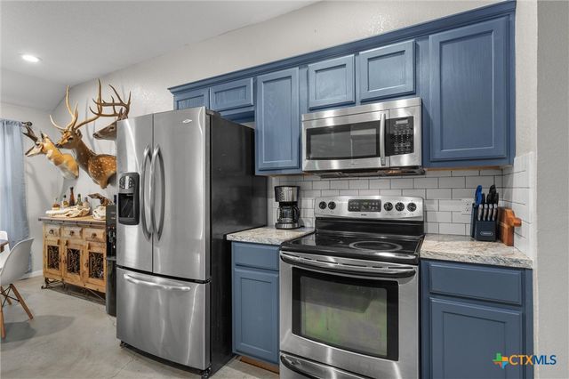 1202 E Avenue F, Lampasas, TX 76550