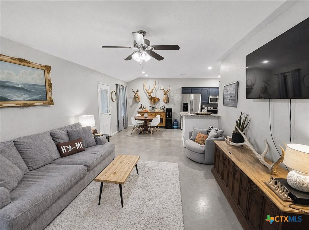 1202 E Avenue F, Lampasas, TX 76550