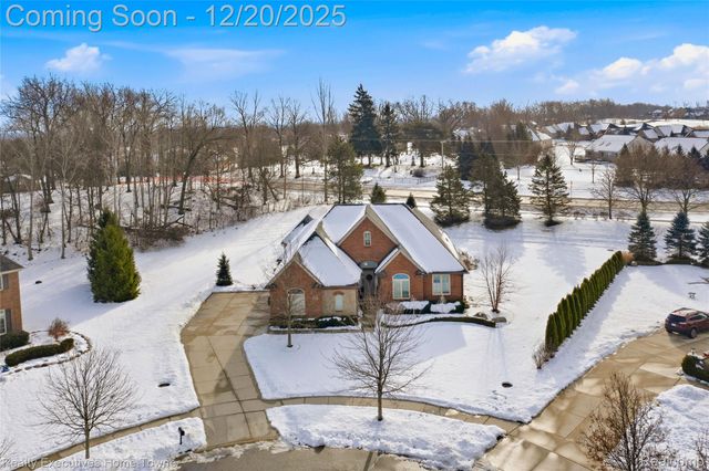 63072 S Plantation Court, Washington Township, MI 48095