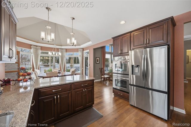 63072 S Plantation Court, Washington Township, MI 48095