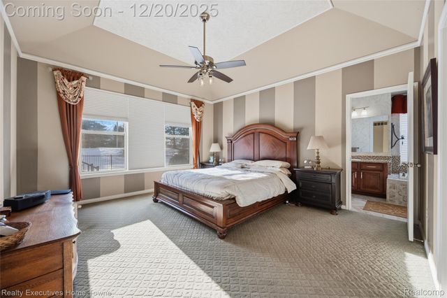 63072 S Plantation Court, Washington Township, MI 48095