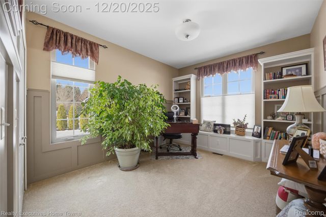 63072 S Plantation Court, Washington Township, MI 48095