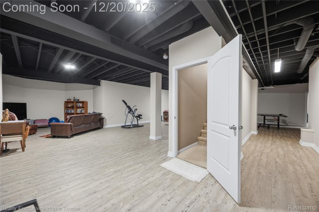 63072 S Plantation Court, Washington Township, MI 48095