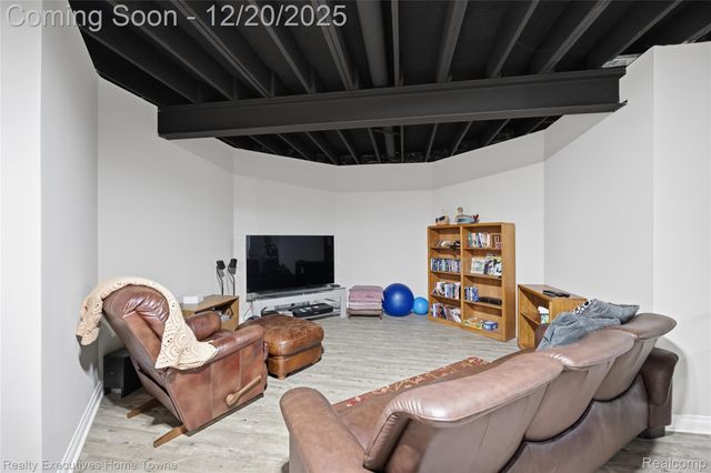 63072 S Plantation Court, Washington Township, MI 48095