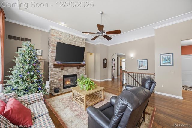 63072 S Plantation Court, Washington Township, MI 48095