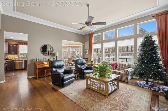 63072 S Plantation Court, Washington Township, MI 48095