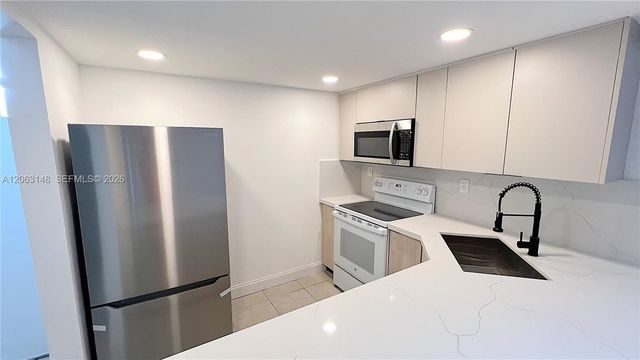 801 NW 47th Avenue 121W, Miami, FL 33126