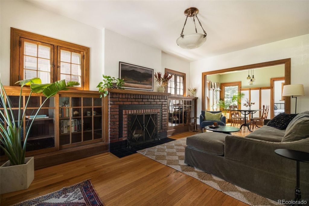 Image 3 of property listing at 475 N Washington Street, Denver, CO 80203