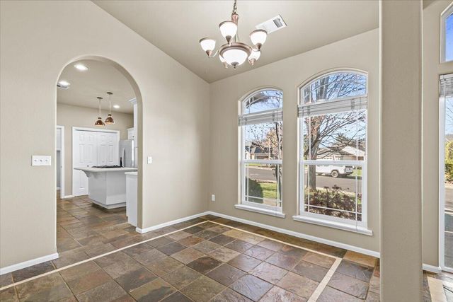 235 Prairie Landing Drive, Eagle Point, OR 97524