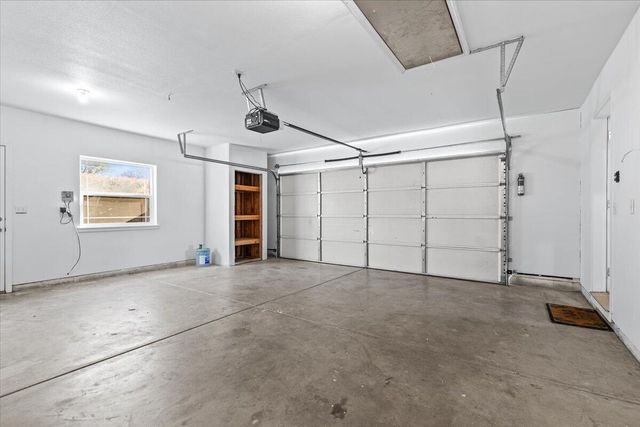 235 Prairie Landing Drive, Eagle Point, OR 97524