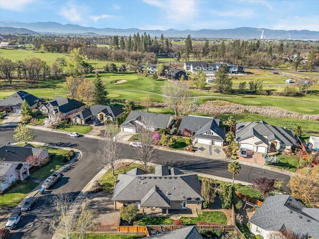 235 Prairie Landing Drive, Eagle Point, OR 97524