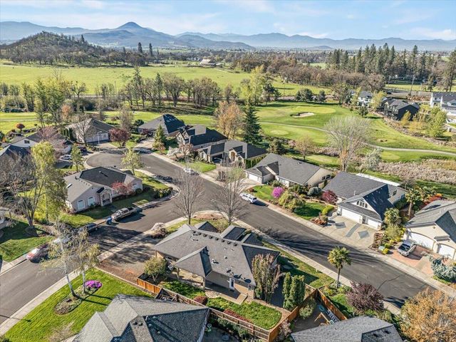 235 Prairie Landing Drive, Eagle Point, OR 97524