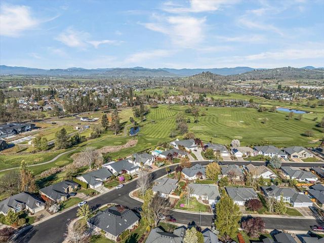 235 Prairie Landing Drive, Eagle Point, OR 97524