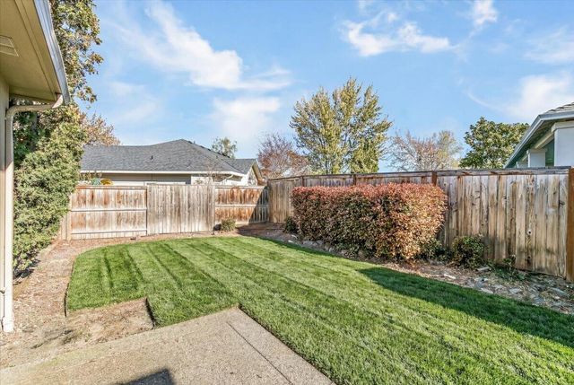 235 Prairie Landing Drive, Eagle Point, OR 97524