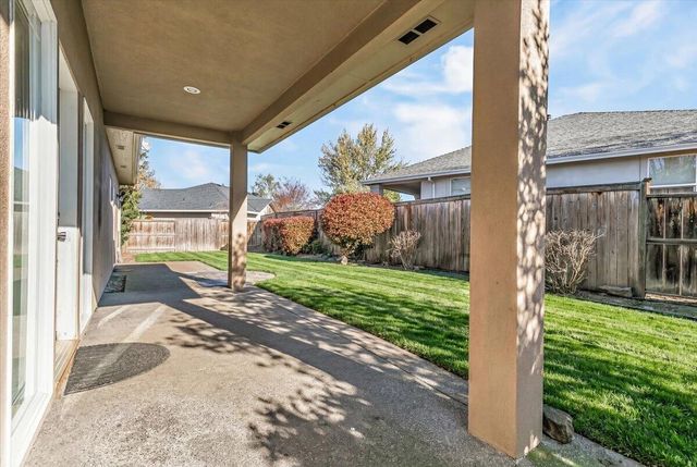 235 Prairie Landing Drive, Eagle Point, OR 97524