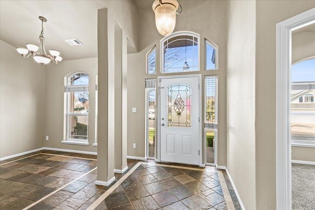 235 Prairie Landing Drive, Eagle Point, OR 97524