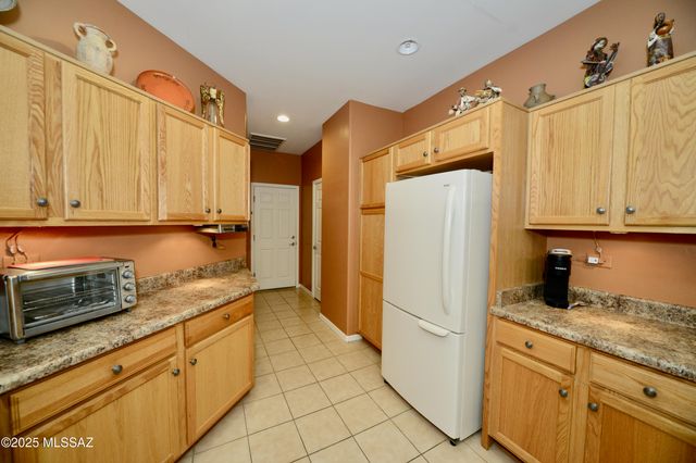 733 W Shadow Wood Street, Green Valley, AZ 85614