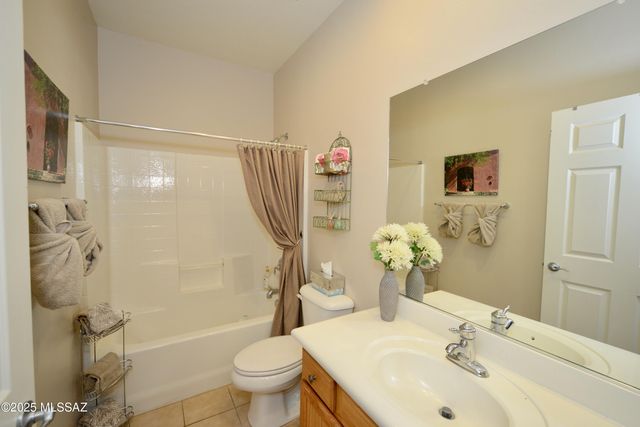 733 W Shadow Wood Street, Green Valley, AZ 85614