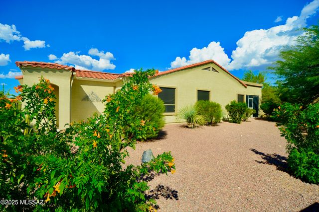 733 W Shadow Wood Street, Green Valley, AZ 85614