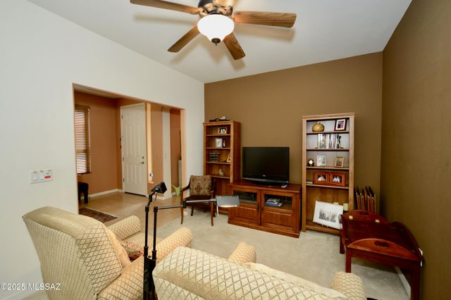 733 W Shadow Wood Street, Green Valley, AZ 85614